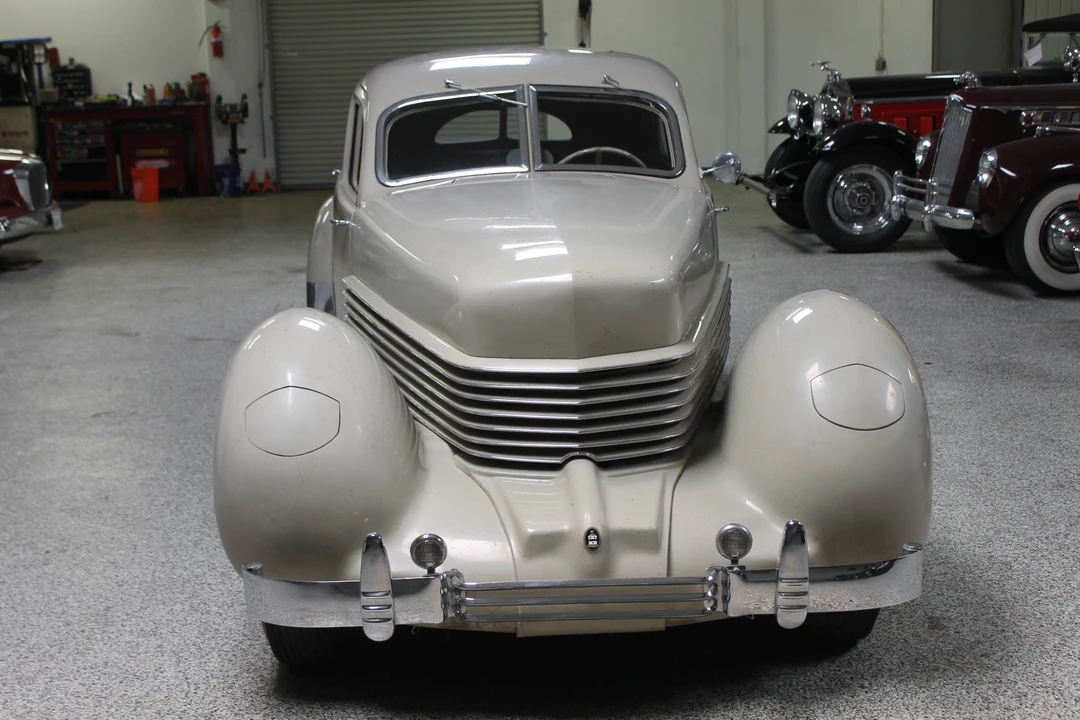 1936 Cord 810 & 812 - Image 15 of 31
