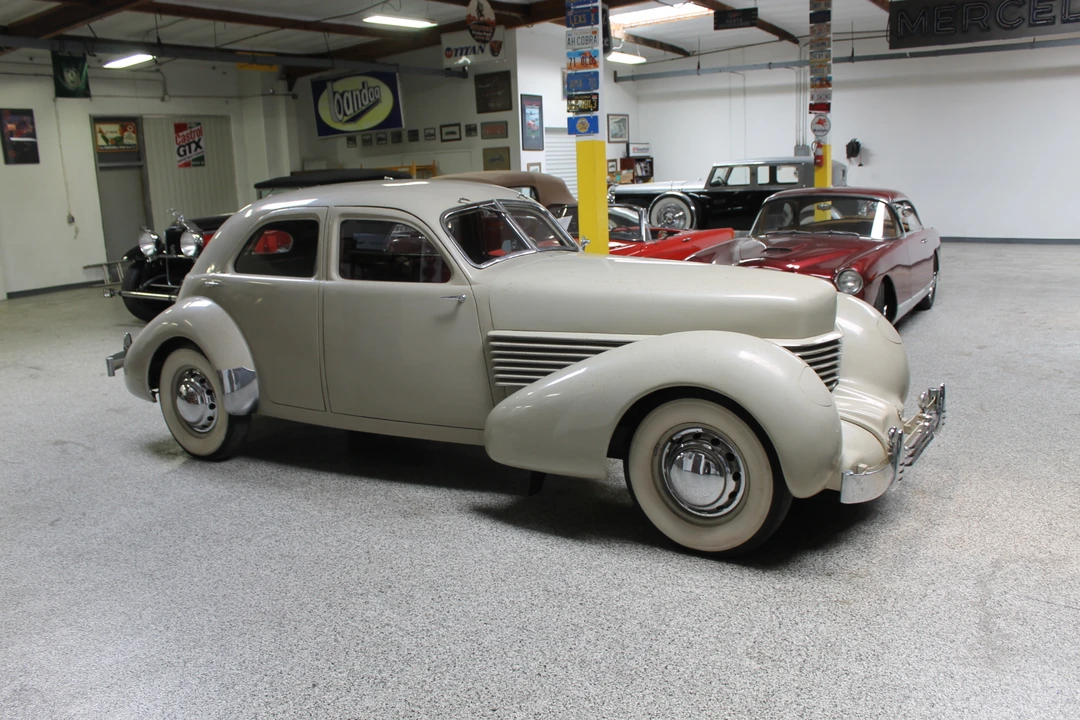 1936 Cord 810 & 812 - Image 12 of 31