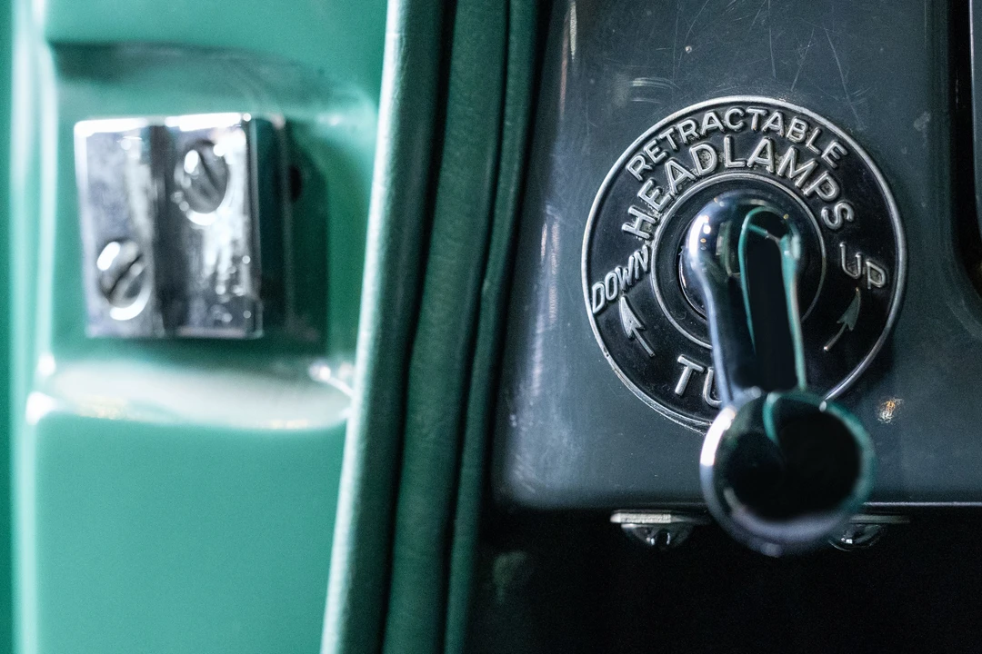 1936 Cord 810 & 812 - Image 9 of 29