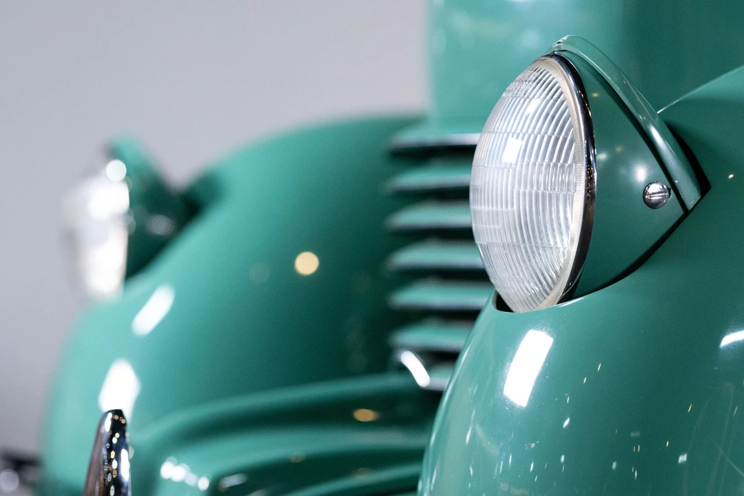 1936 Cord 810 & 812 - Image 28 of 29
