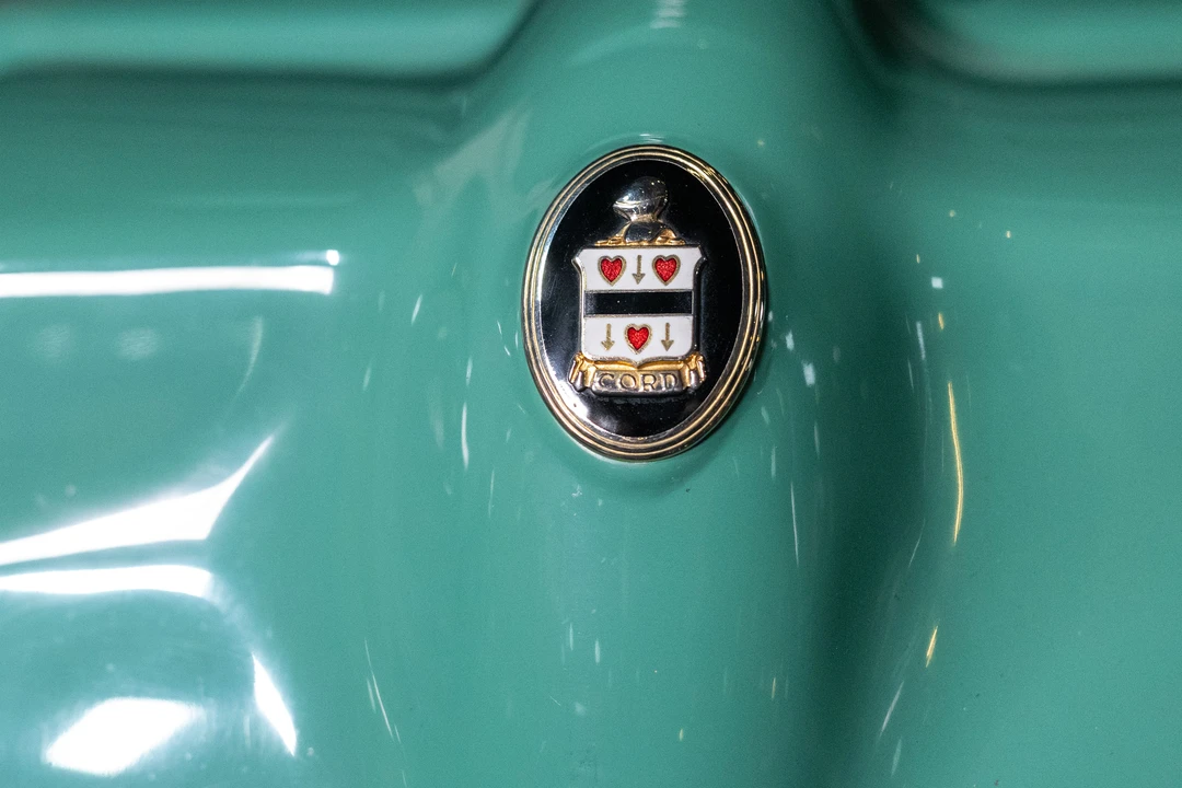 1936 Cord 810 & 812 - Image 6 of 29