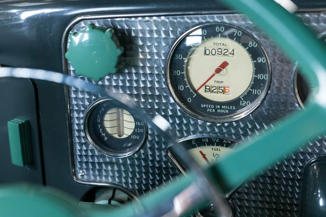1936 Cord 810 & 812 - Image 17 of 29