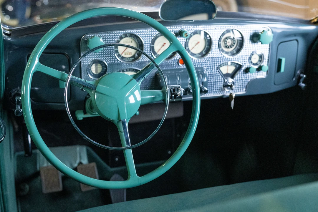 1936 Cord 810 & 812 - Image 13 of 29