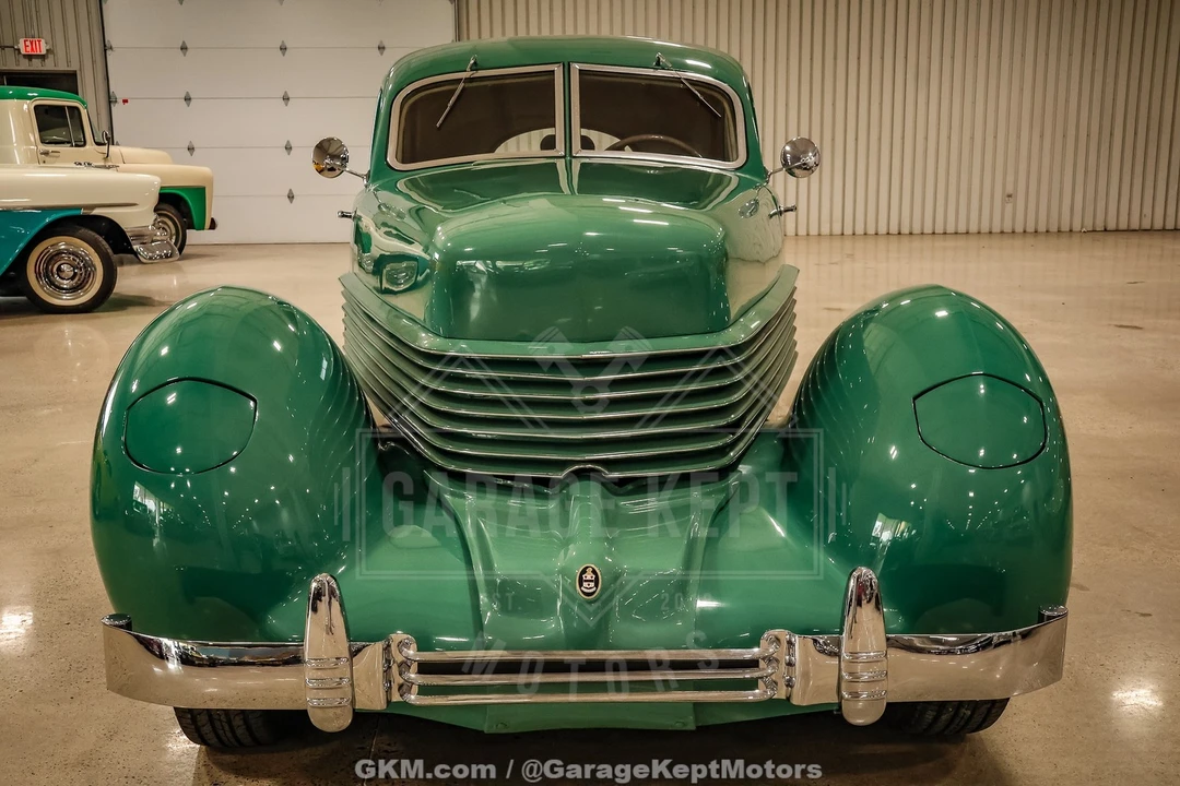 1936 Cord 810 & 812 - Image 14 of 31