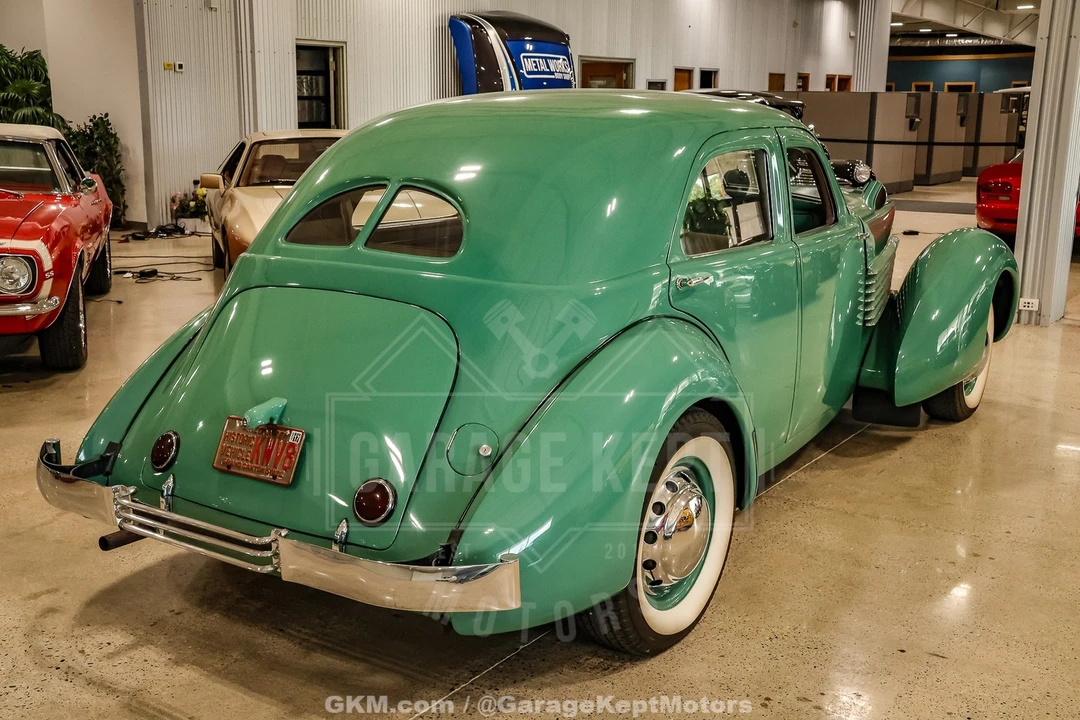 1936 Cord 810 & 812 - Image 9 of 31