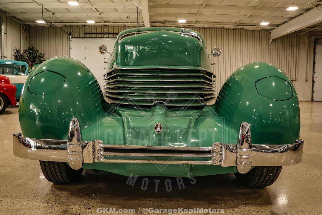 1936 Cord 810 & 812 - Image 16 of 31