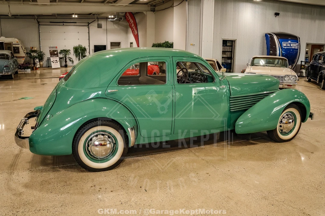 1936 Cord 810 & 812 - Image 10 of 31