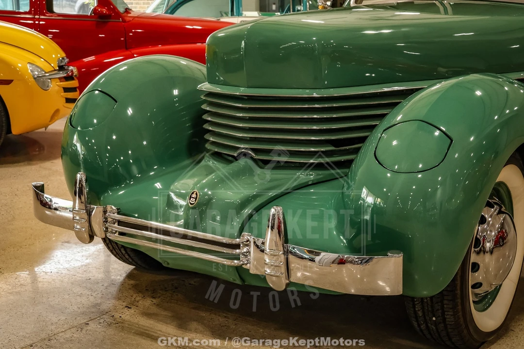 1936 Cord 810 & 812 - Image 18 of 31