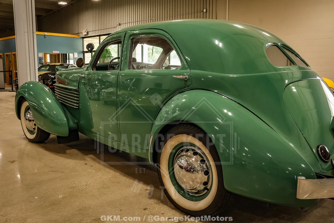 1936 Cord 810 & 812 - Image 31 of 31