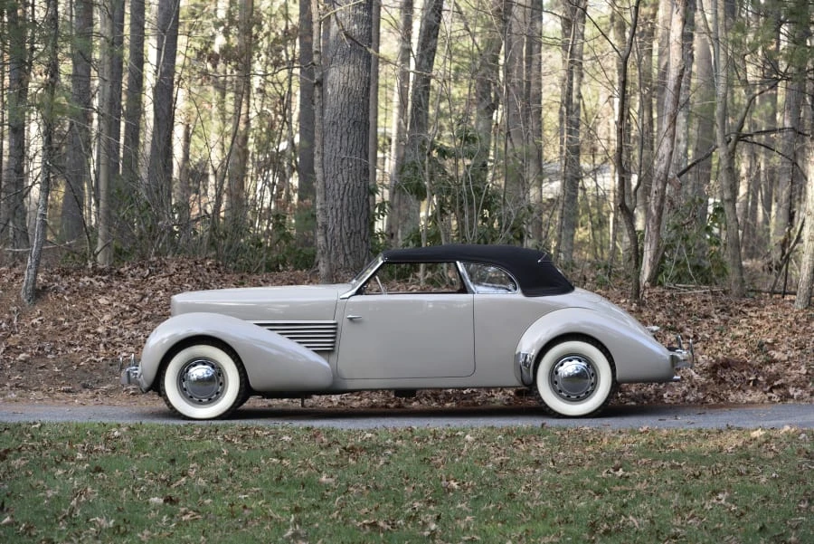 1936 Cord 810 & 812 - Image 2 of 30