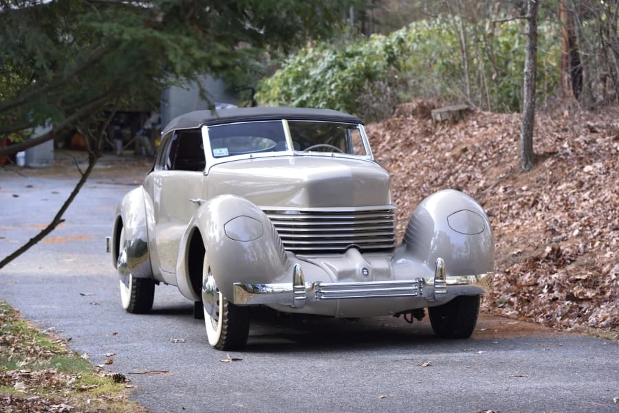 1936 Cord 810 & 812 - Image 11 of 30