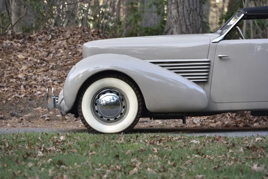 1936 Cord 810 & 812 - Image 9 of 30