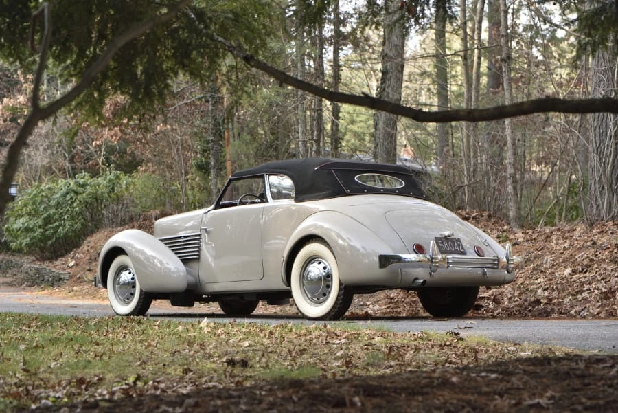 1936 Cord 810 & 812 - Image 15 of 30