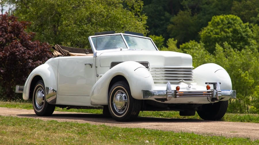 1936 Cord 810 & 812 - Image 12 of 13