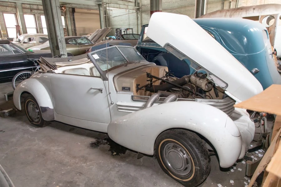 1936 Cord 810 & 812 - Image 13 of 13