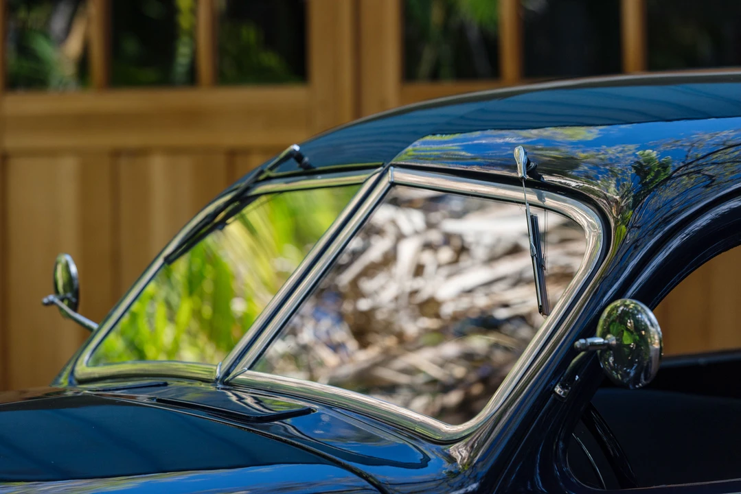 1936 Cord 810 & 812 - Image 2 of 19