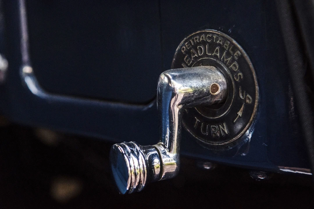 1936 Cord 810 & 812 - Image 14 of 19