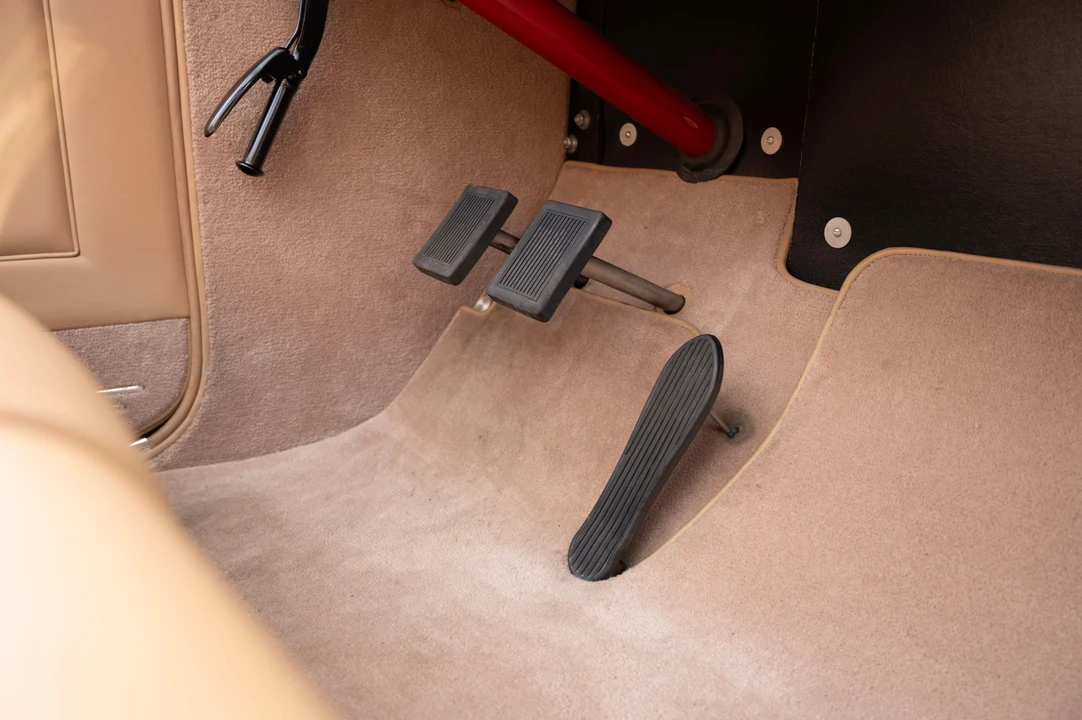 1936 Cord 810 & 812 - Image 31 of 31