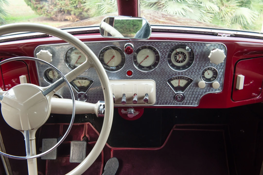 1936 Cord 810 & 812 - Image 2 of 12