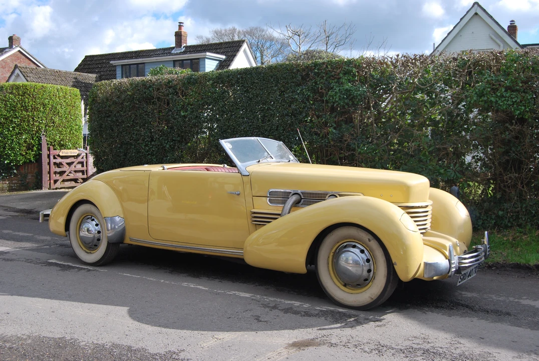 1936 Cord 810 & 812 - Image 10 of 12