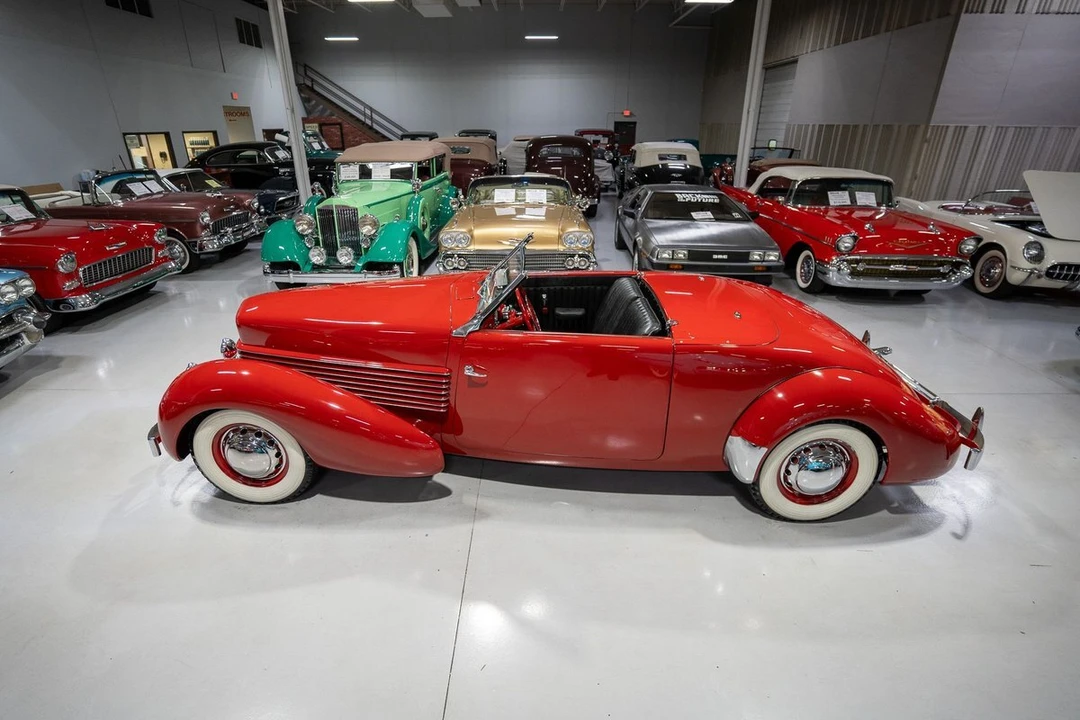 1936 Cord 810 & 812 - Image 12 of 31