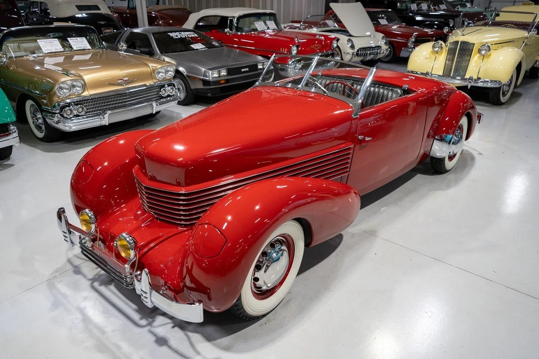 1936 Cord 810 & 812 - Image 5 of 31