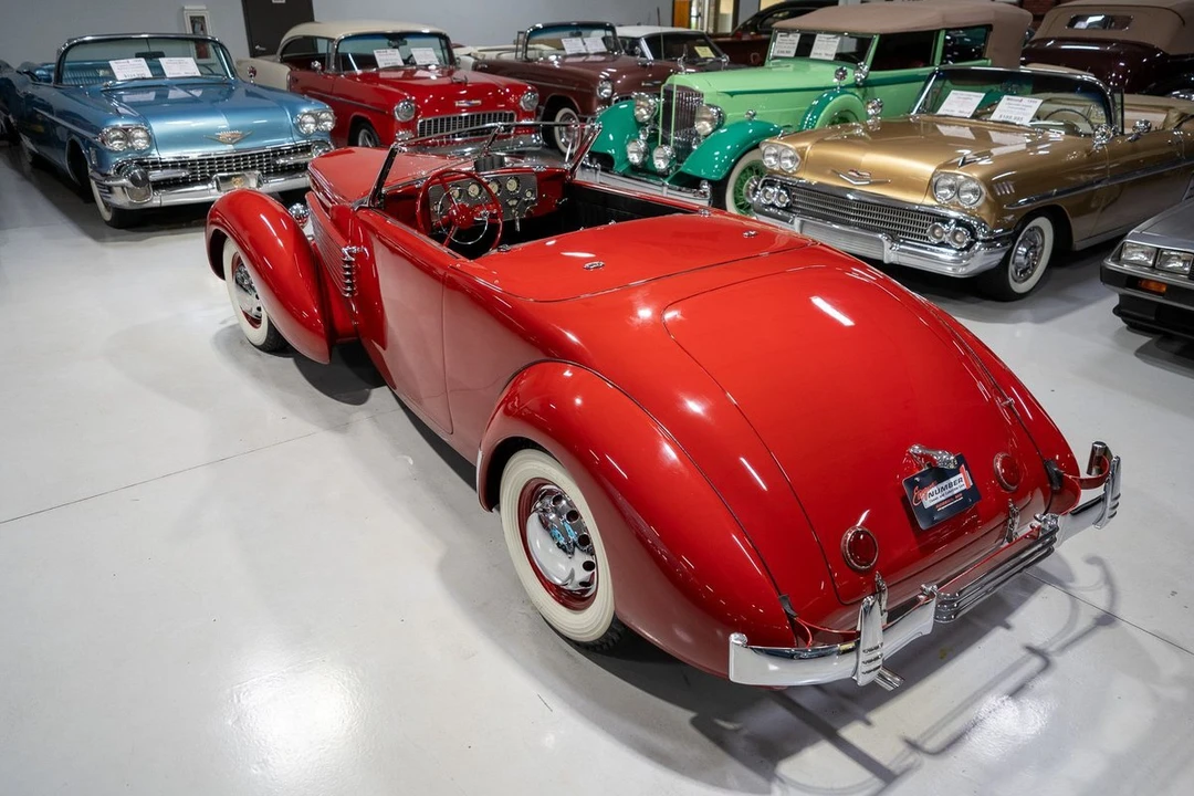 1936 Cord 810 & 812 - Image 11 of 31