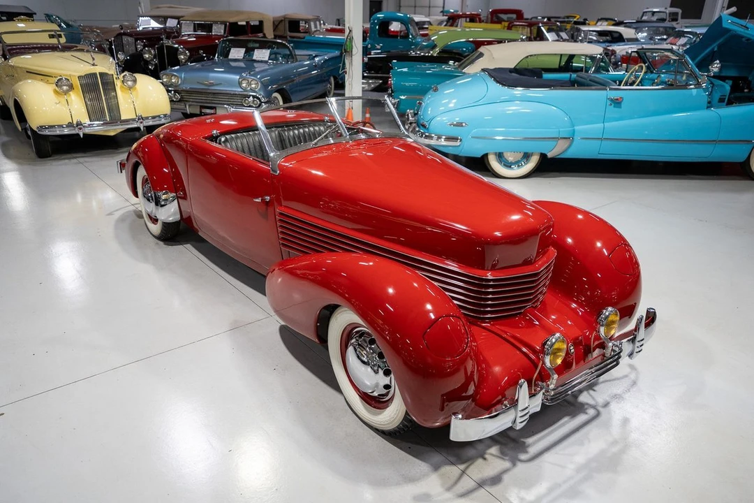 1936 Cord 810 & 812 - Image 7 of 31