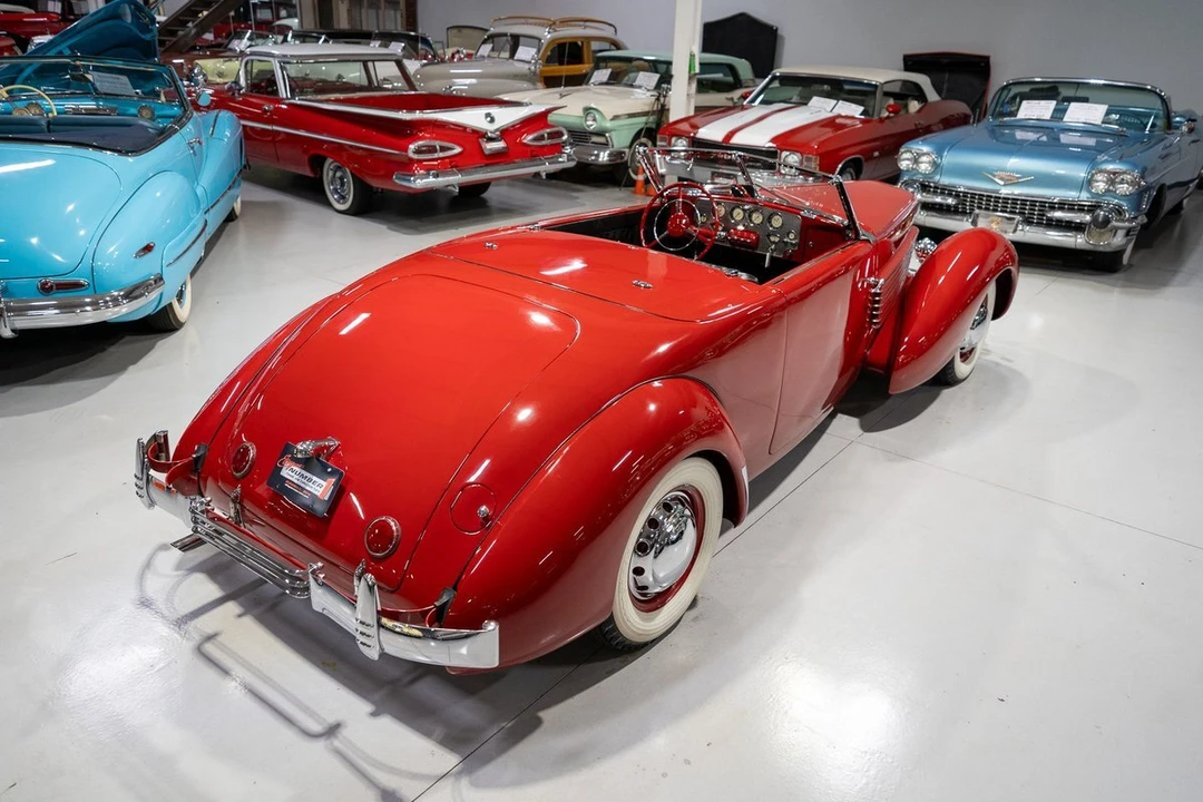 1936 Cord 810 & 812 - Image 9 of 31