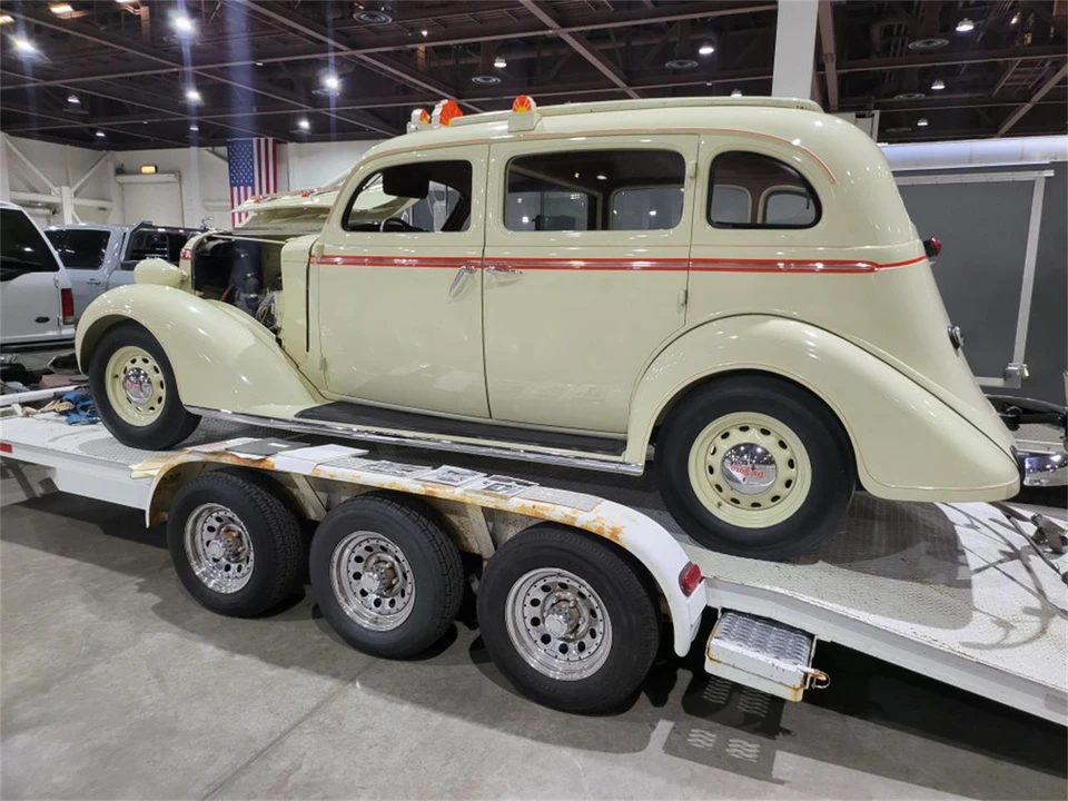 1936 DeSoto - Image 2 of 31