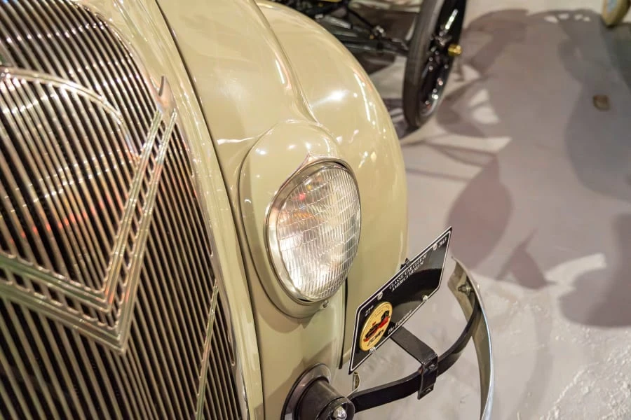 1936 DeSoto - Image 3 of 16