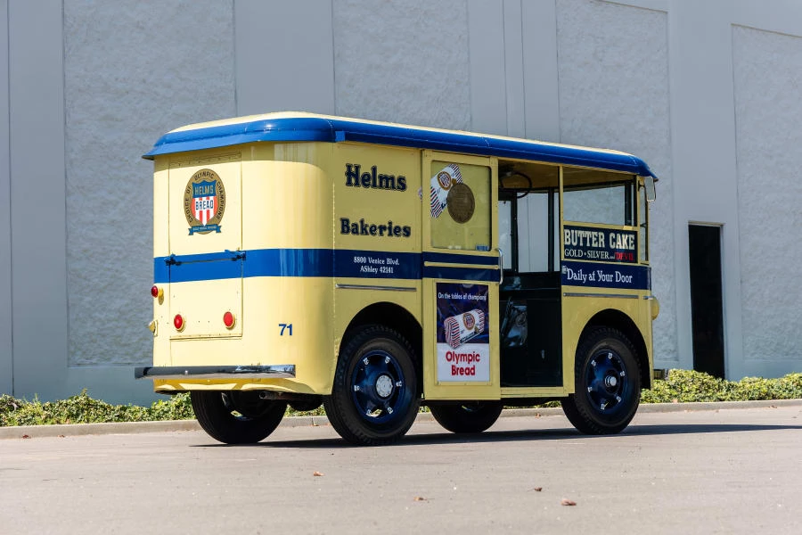 1936 Twin Coach - Image 3 of 31