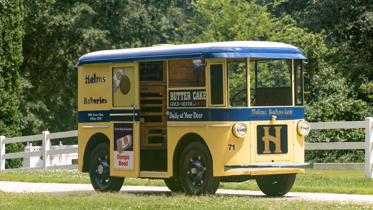 1936 Twin Coach - Image 18 of 31