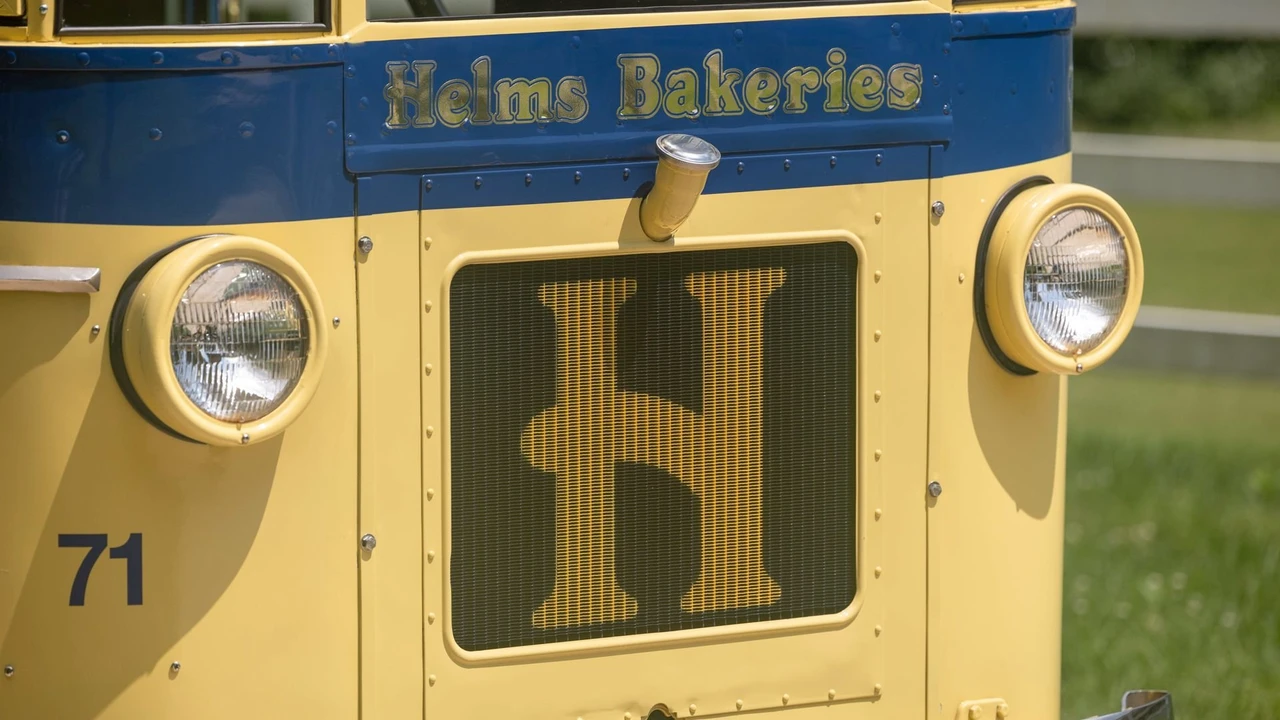 1936 Twin Coach - Image 22 of 31