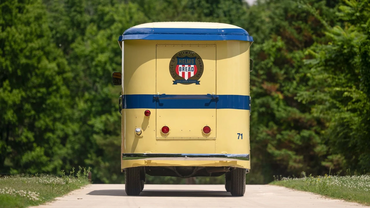 1936 Twin Coach - Image 5 of 31