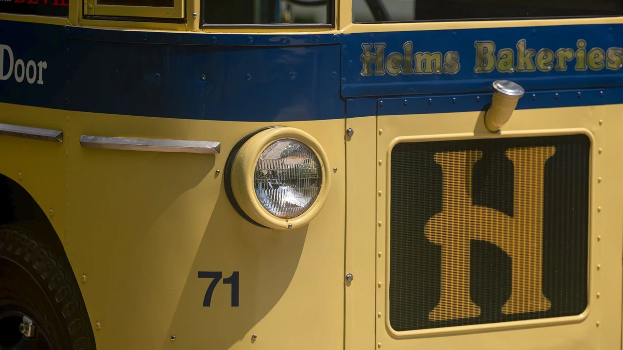 1936 Twin Coach - Image 24 of 31