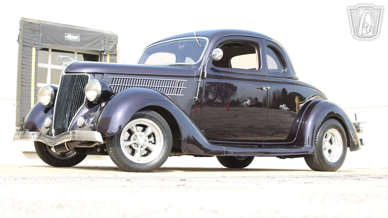 1936 Ford Model 48 & 68 - Image 4 of 12