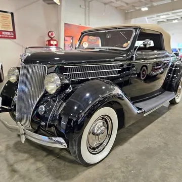 1936 Ford DeLuxe Cabriolet