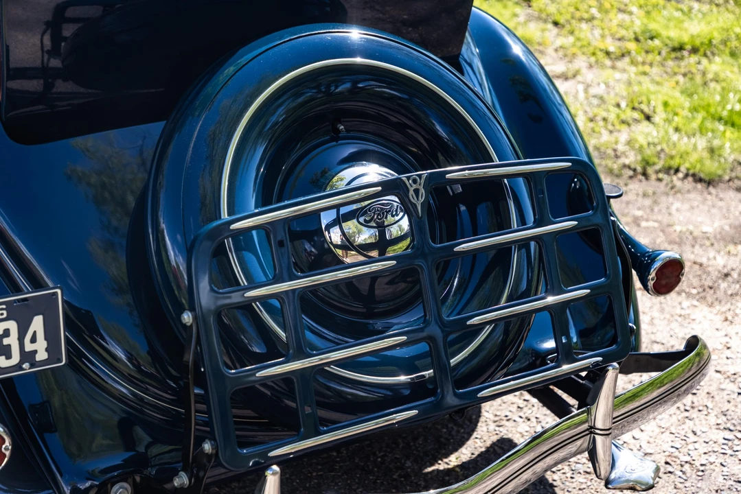 1936 Ford Model 48 & 68 - Image 24 of 31