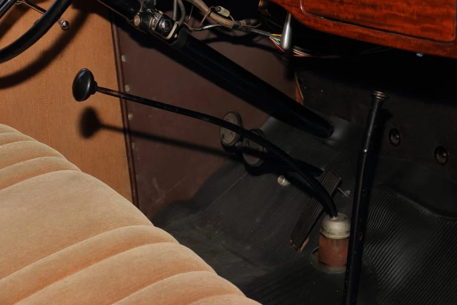 1936 Ford Model 48 & 68 - Image 24 of 26