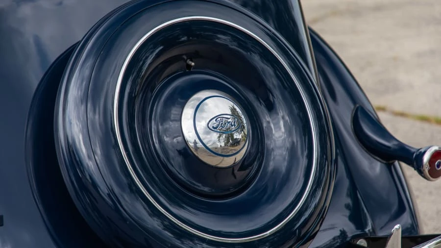 1936 Ford Model 48 & 68 - Image 9 of 12