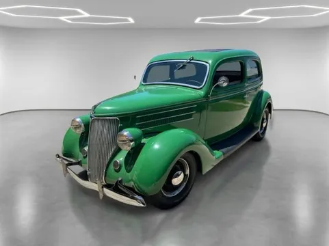 1936 Ford Deluxe Tudor 2 Door Sedan