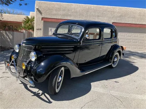 1936 Ford Model 68 Deluxe Touring Fordor Sedan