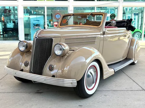 1936 Ford Model 68 DeLuxe Cabriolet