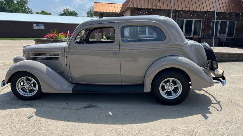 1936 Ford Model 48 & 68 - Image 8 of 11