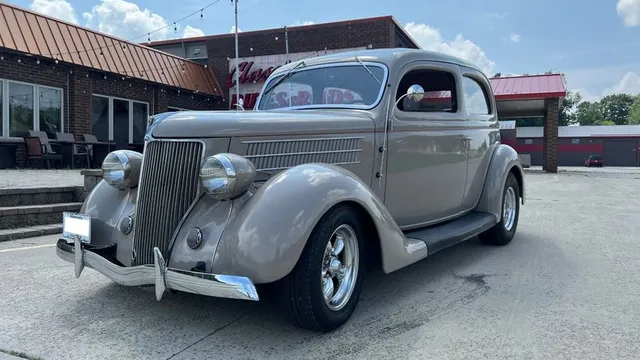 1936 Ford Sedan