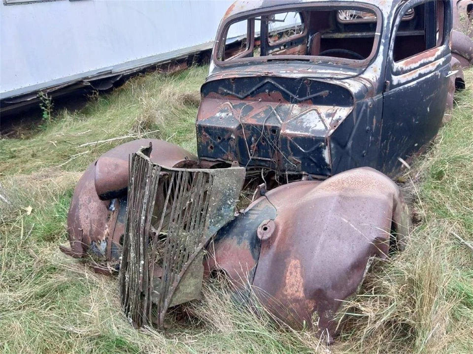1936 Ford Standard & Deluxe & Super Deluxe - Image 6 of 9