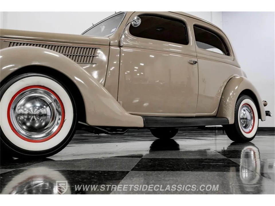 1936 Ford Model 48 & 68 - Image 22 of 31