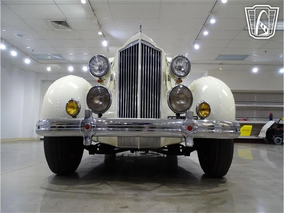 1936 Packard Eight - Image 26 of 31