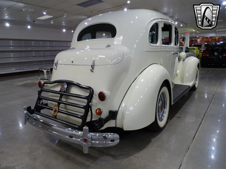 1936 Packard Eight - Image 9 of 12
